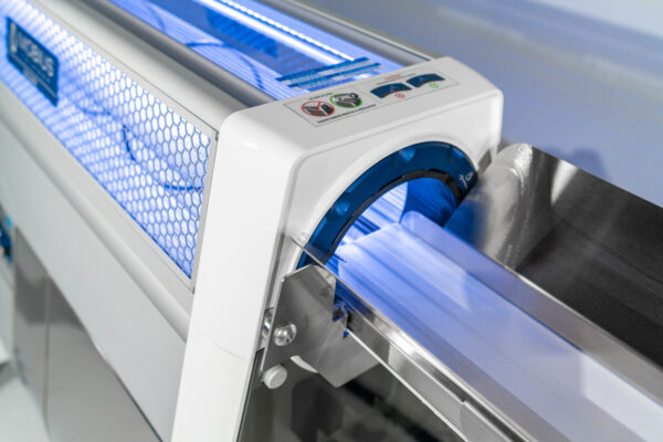 infeed conveyor and cannabis trimmer