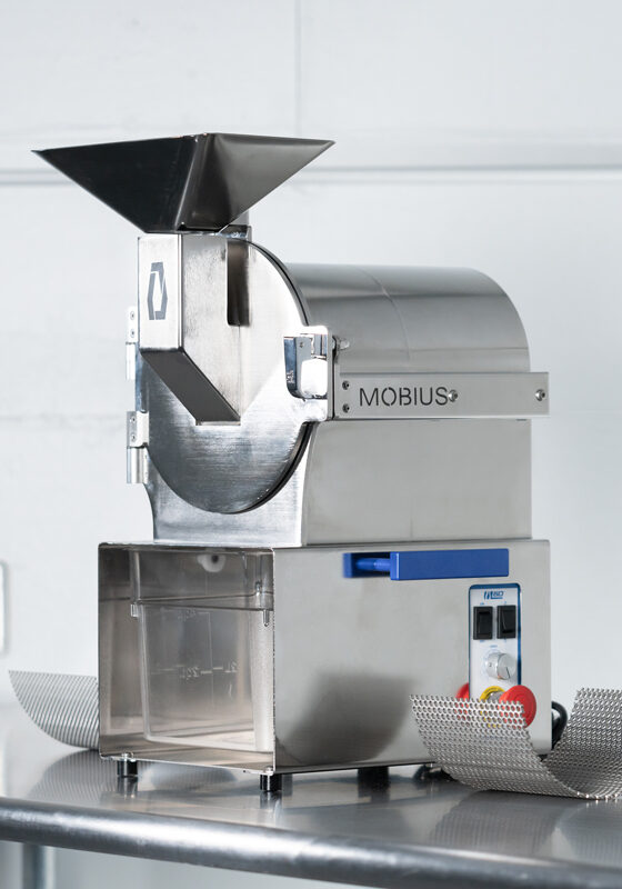 mobius-M60_cannabis-mill-with-screens mobius-M60_cannabis-mill-with-screens