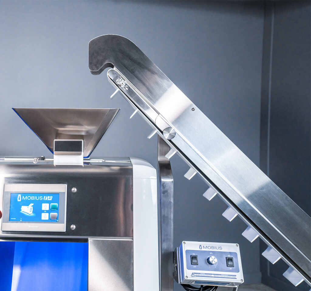 Autofeed cannabis conveyor and bud sorter