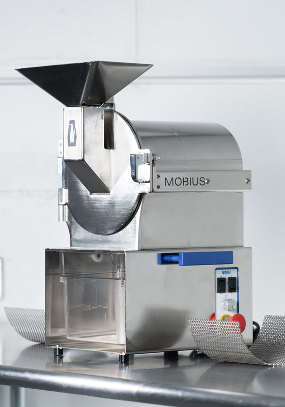 mobius-M60_cannabis-mill-with-screens